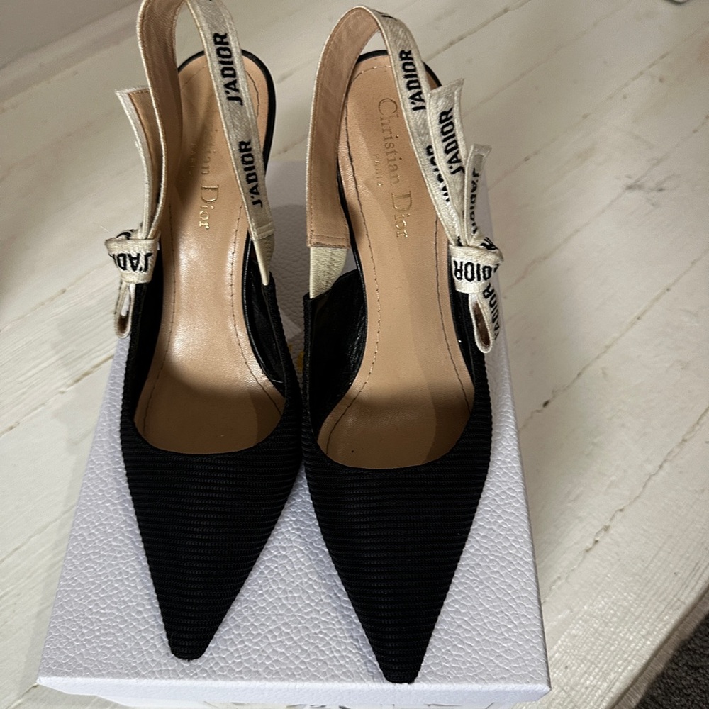 Dior Black Stiletto Heels Classic Pump Design